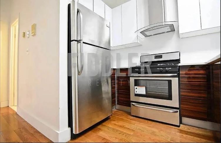 619 Halsey Street - Photo 2
