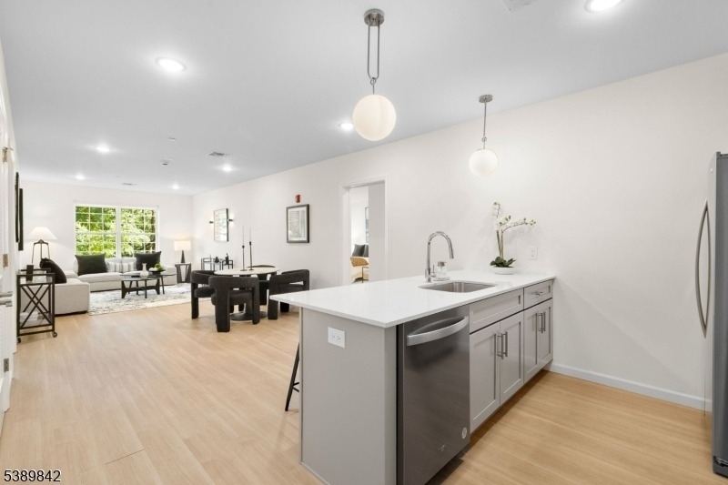 70 Ridgedale Ave - Photo 2