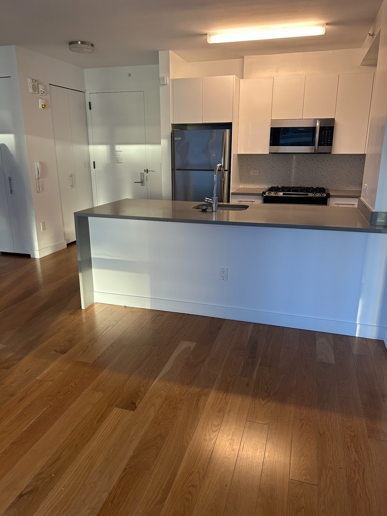 11th Ave & West 57th St - Photo 12