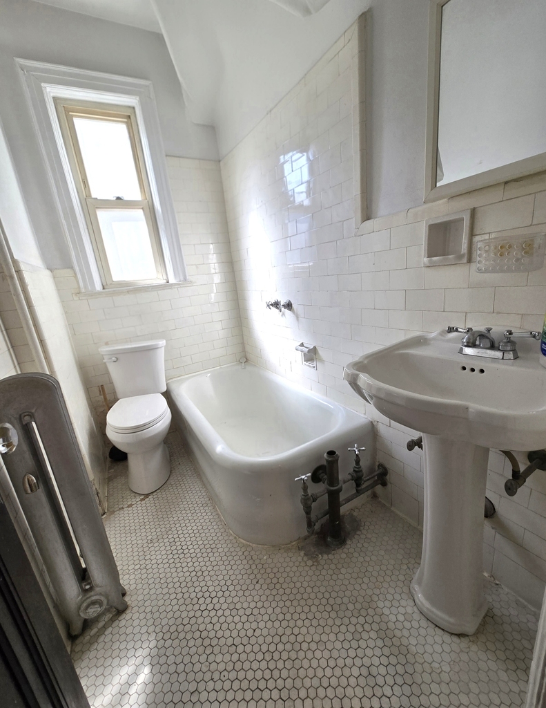 24-31 41st Street - Photo 18