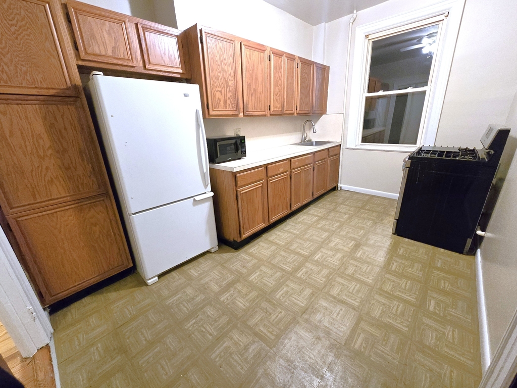 24-31 41st Street - Photo 6