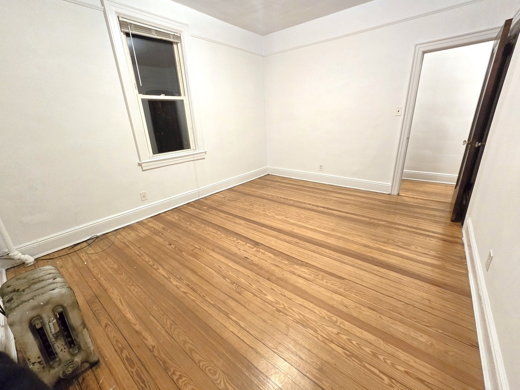 24-31 41st Street - Photo 15