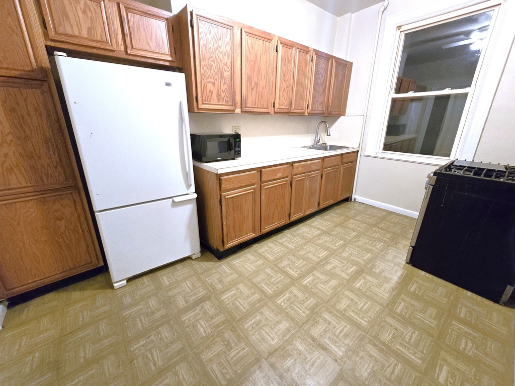 24-31 41st Street - Photo 5