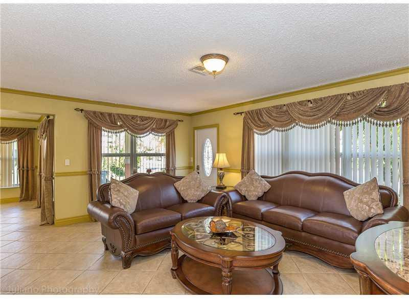 160 Se 12th Street - Photo 1
