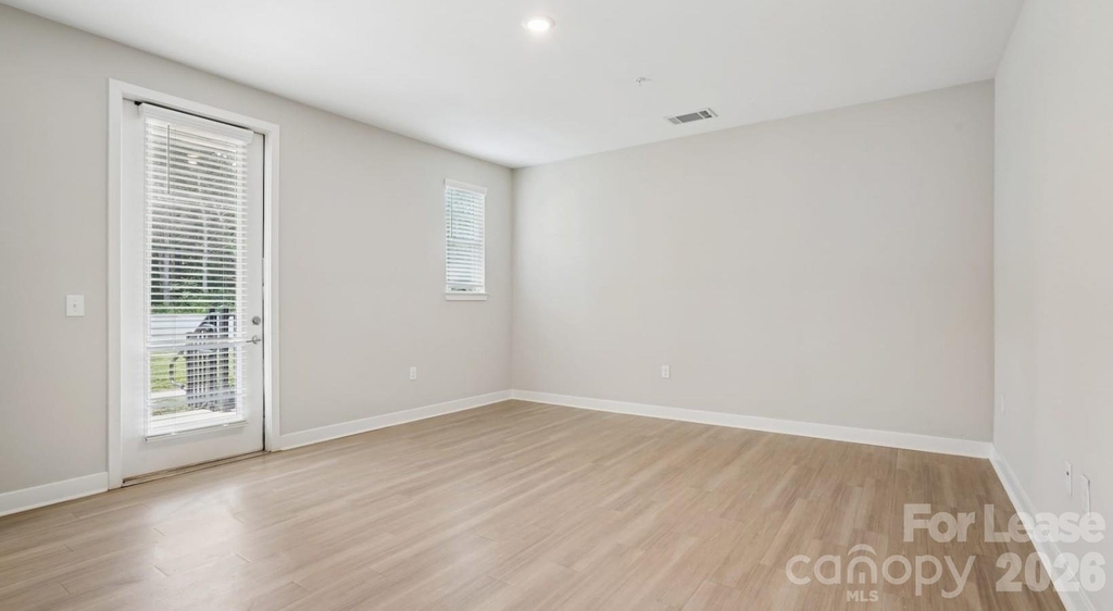 4010 Waiting Street - Photo 6