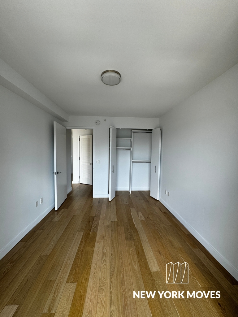 11th Ave & West 57th St - Photo 11