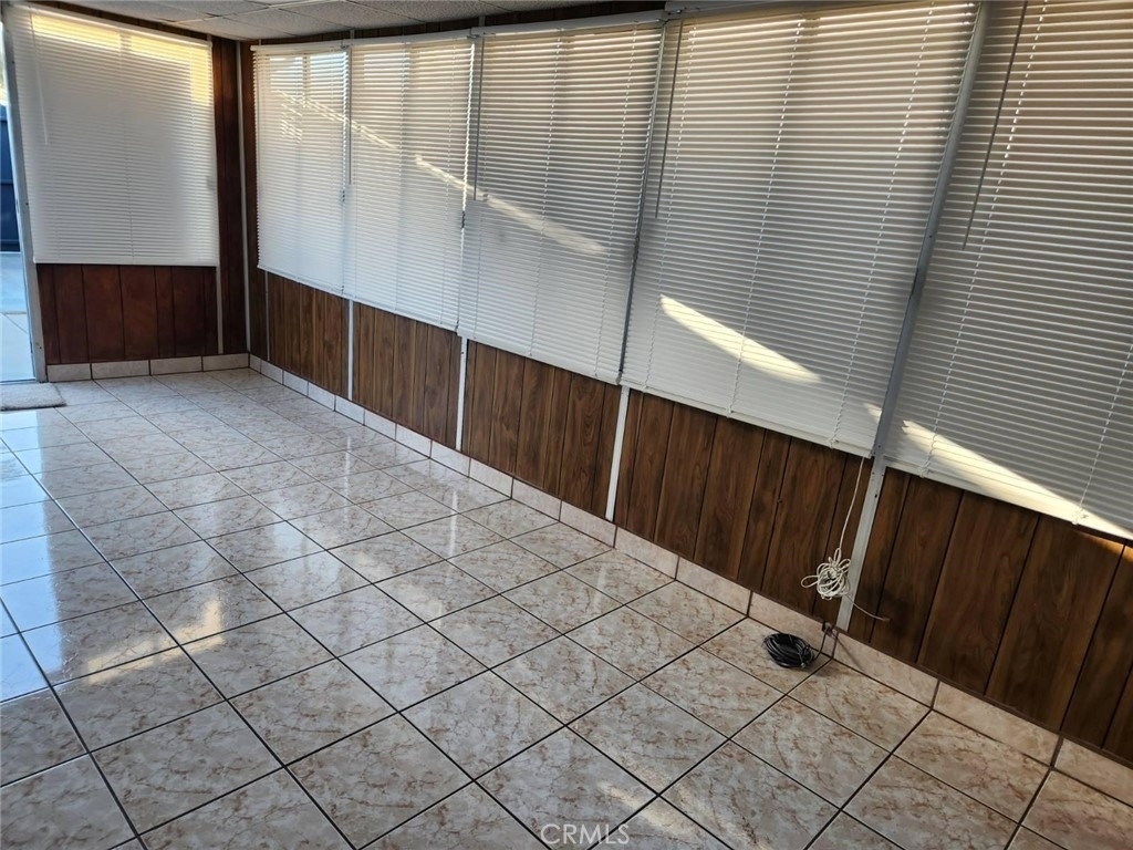 15718 1/2 Larch Avenue - Photo 15
