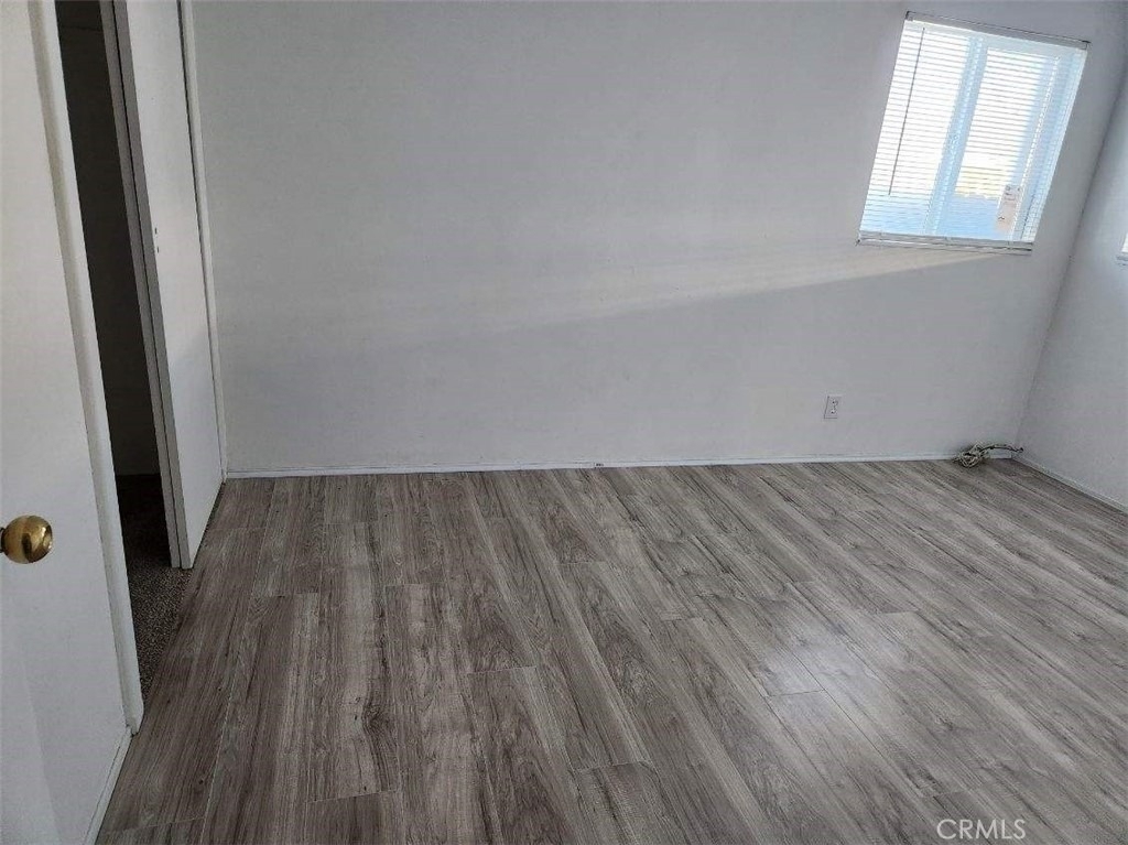 15718 1/2 Larch Avenue - Photo 4
