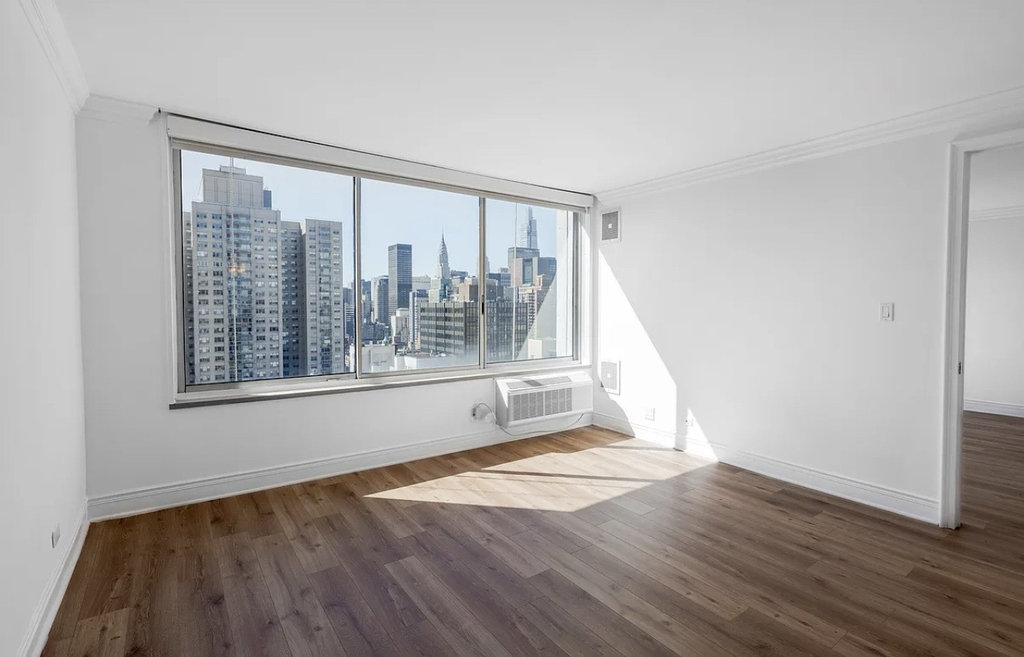 417 East 57th Street, Unit 4a - Photo 2