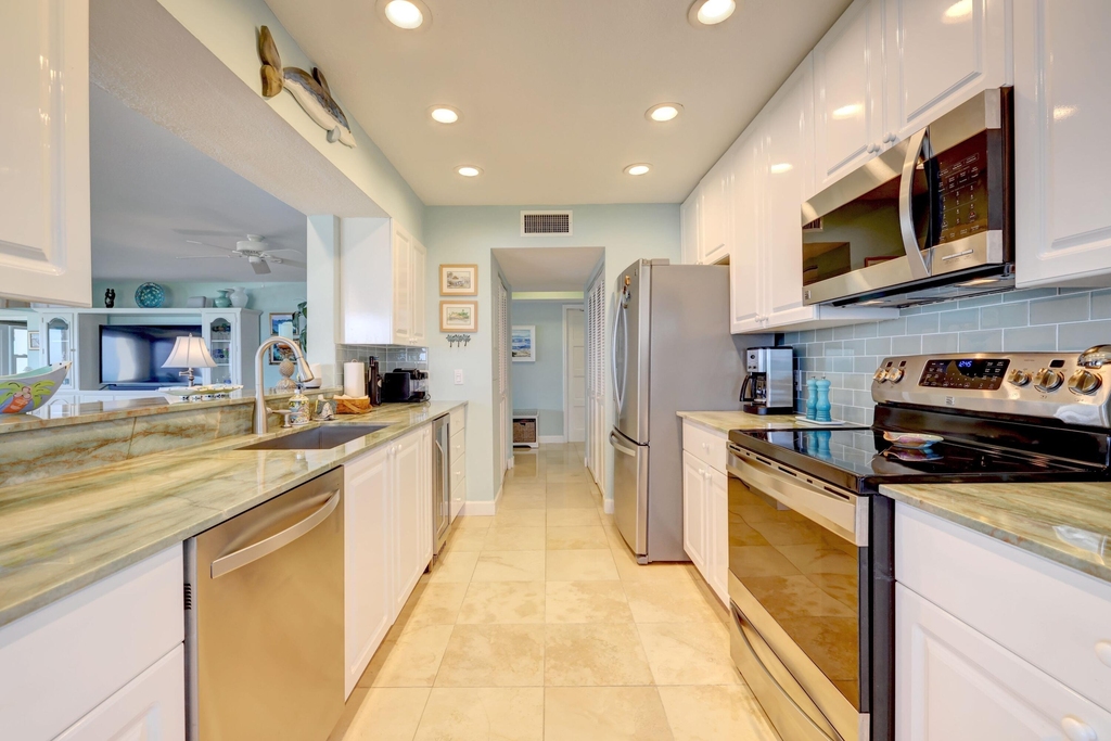 1555 Ne Ocean Boulevard - Photo 18