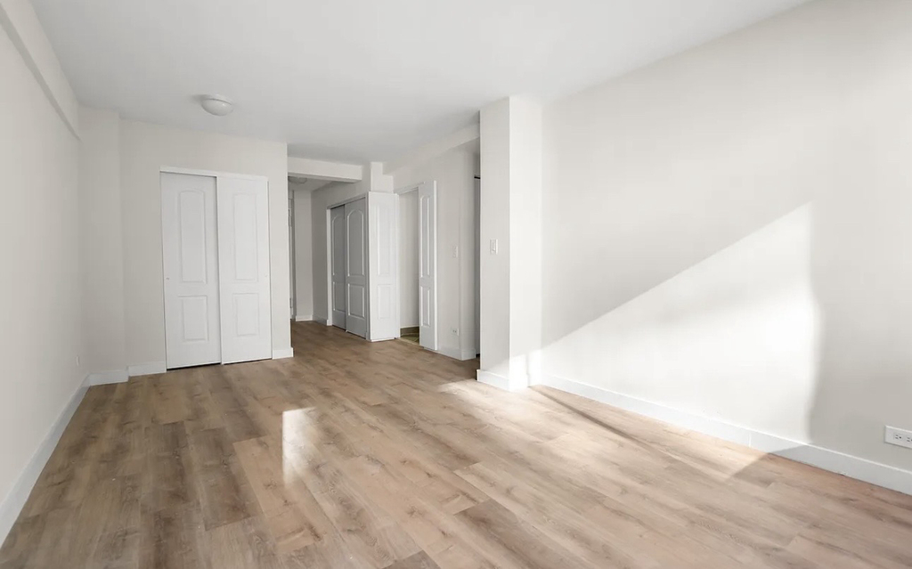 340 East 51st Street, Unit 005f - Photo 4
