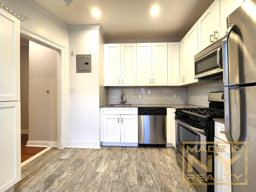 25-21 31st Avenue - Photo 2