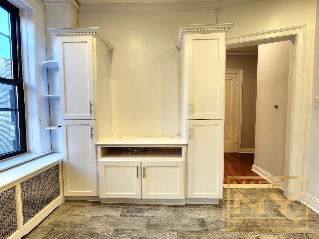 25-21 31st Avenue - Photo 3