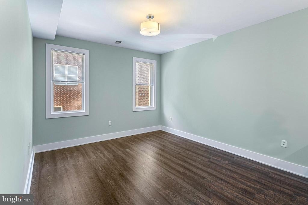 1219 K Street Ne - Photo 1