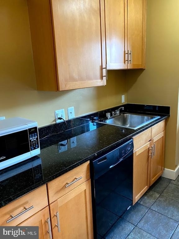 2838 Hartford Street Se - Photo 2