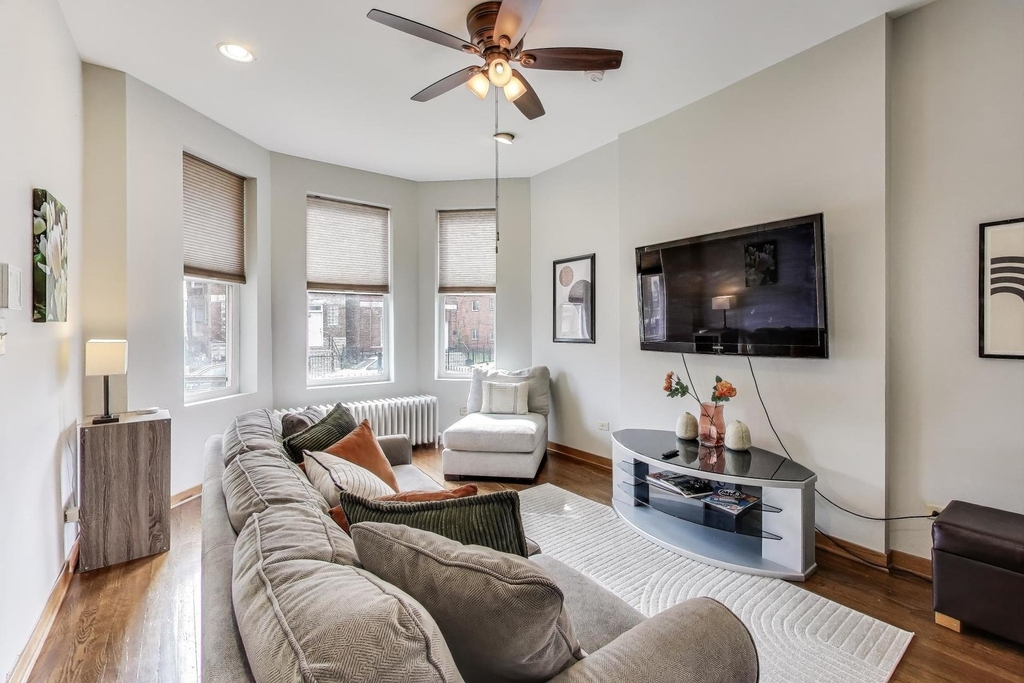 2720 W Polk Street - Photo 2