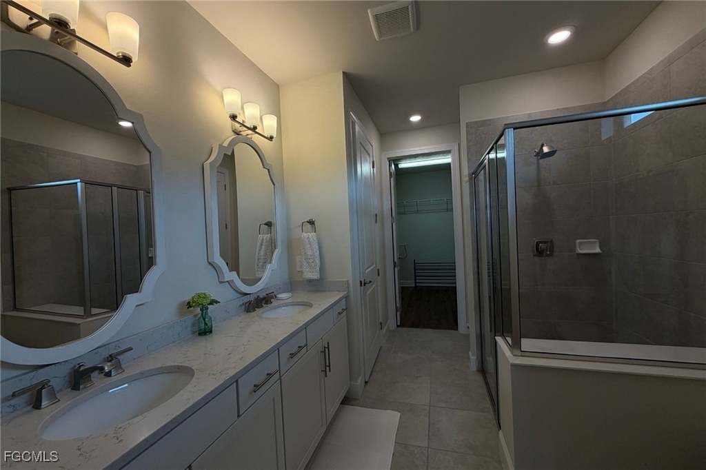 3425 Hampton Boulevard - Photo 2