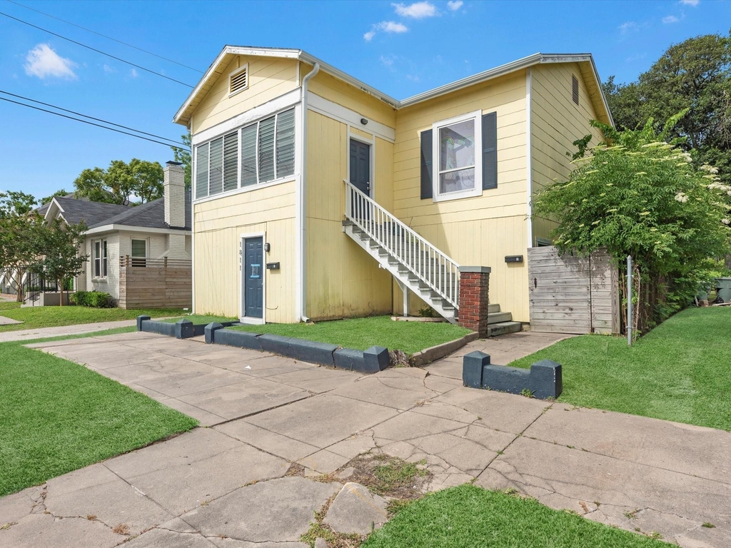 1811 39th Street - Photo 0