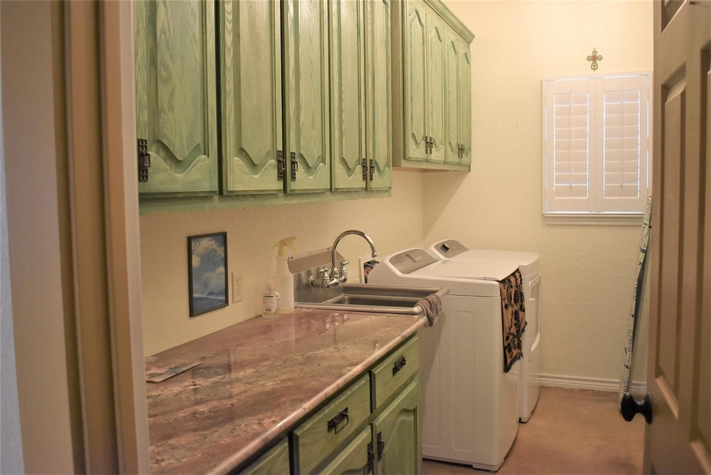 412 Pecan Street - Photo 11