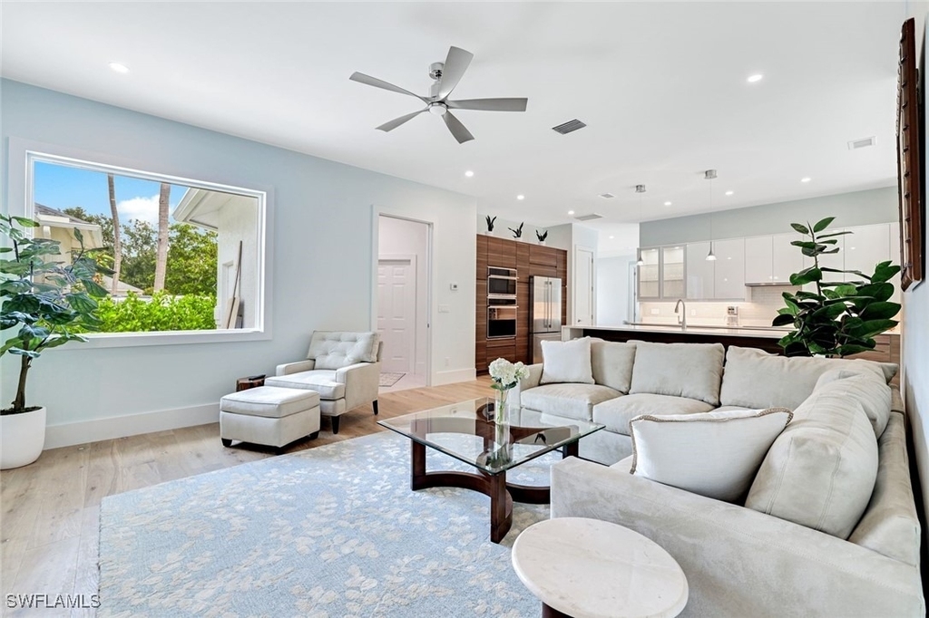 2515 Royal Palm Court - Photo 4