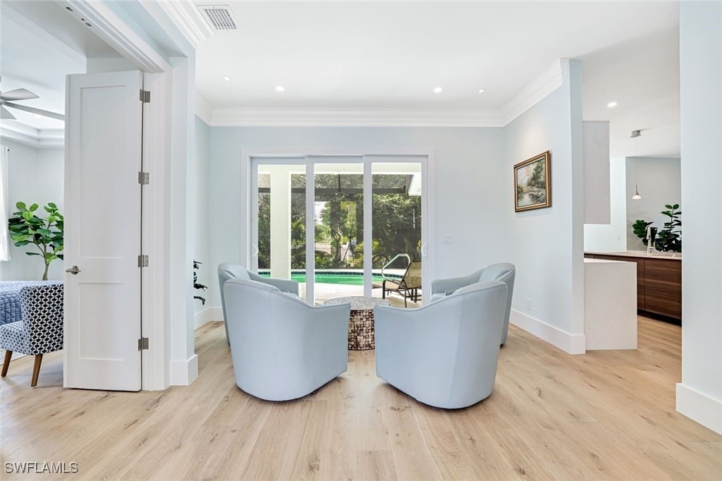 2515 Royal Palm Court - Photo 2