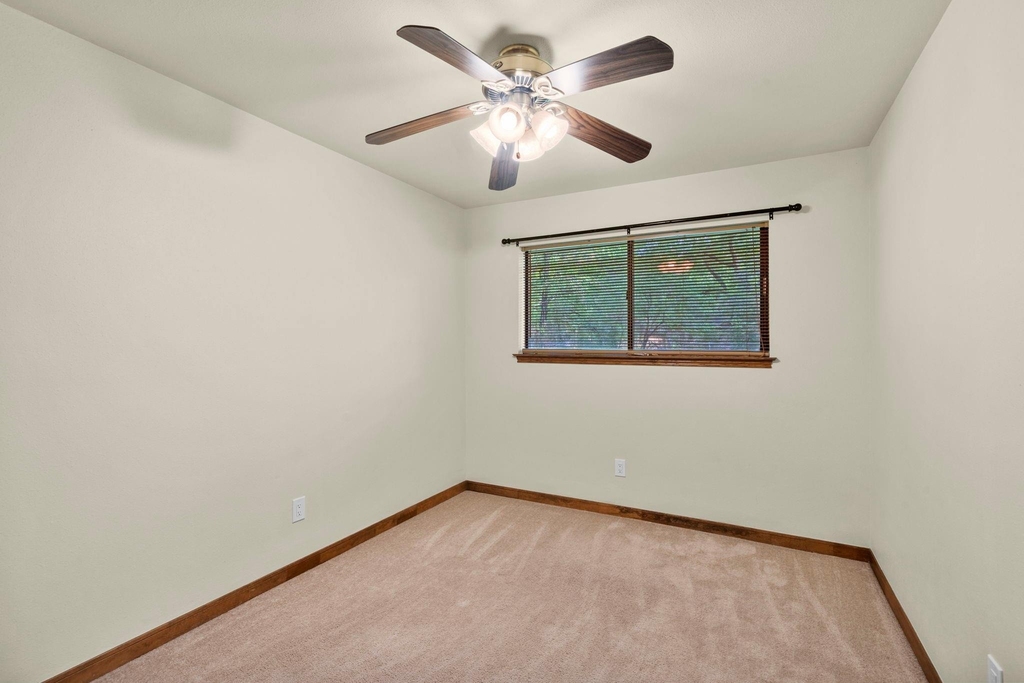17406 Bobcat Trail - Photo 19