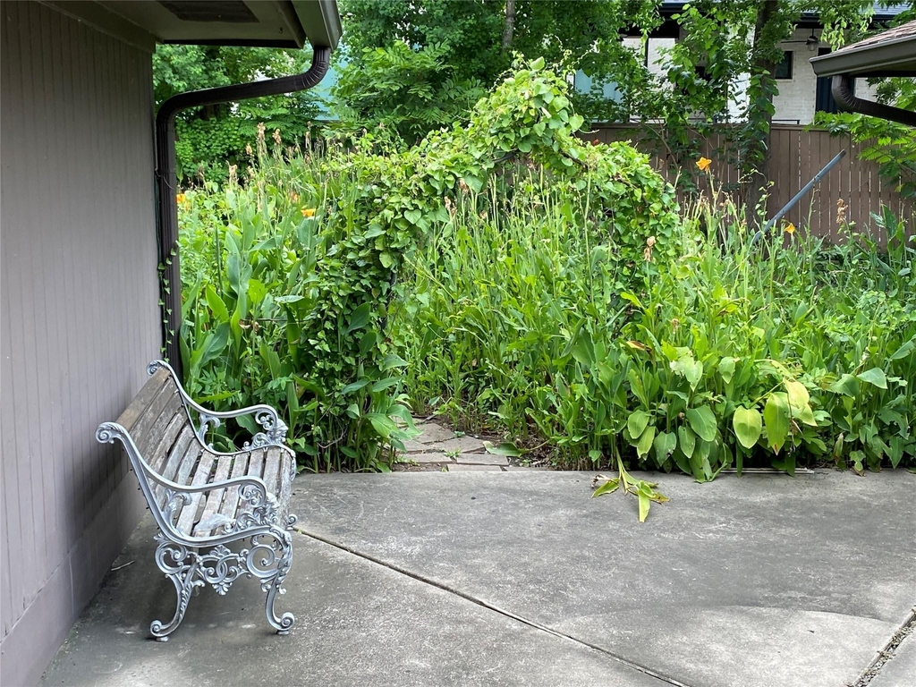 9614 Greenwillow Street - Photo 27