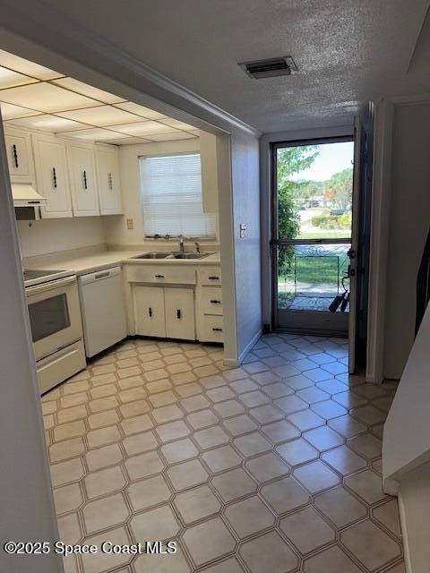 2511 Country Club Drive - Photo 0