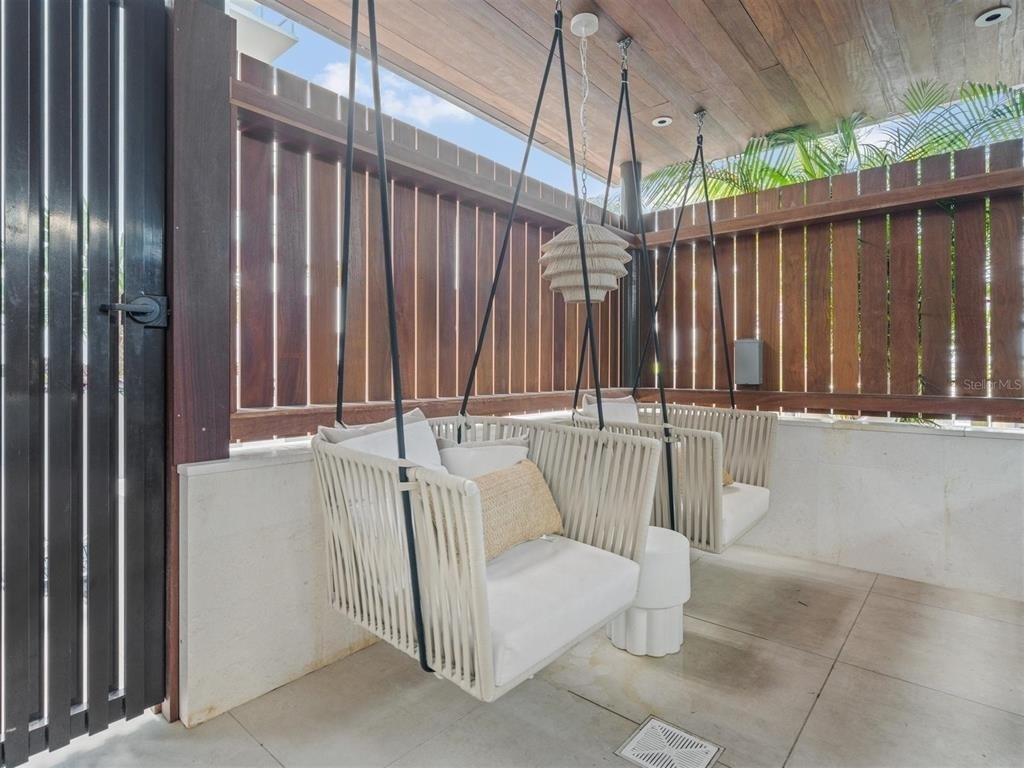 1020 Sunset Point Road - Photo 39