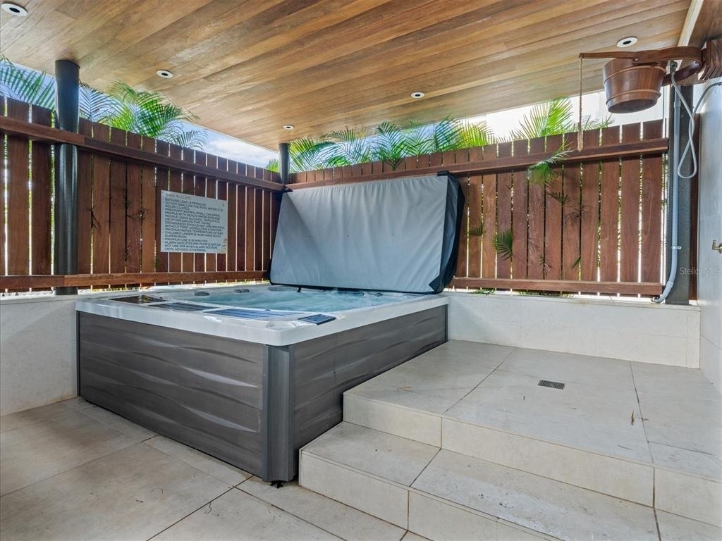 1020 Sunset Point Road - Photo 38