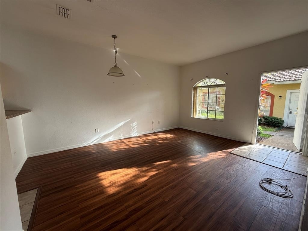353 Port Pleasant Drive - Photo 4