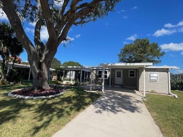 909 Orchid Street - Photo 1