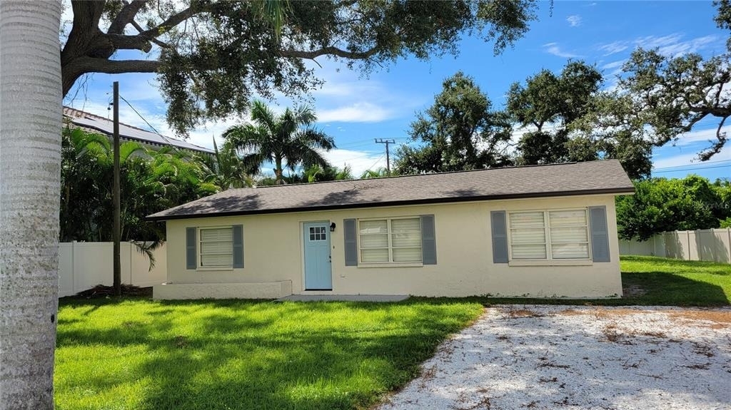 3932 Sunshine Avenue - Photo 1