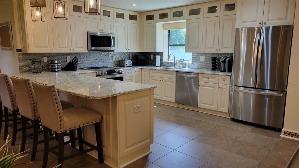 3932 Sunshine Avenue - Photo 2