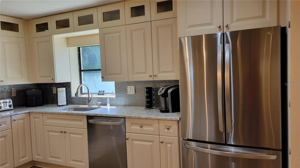 3932 Sunshine Avenue - Photo 5