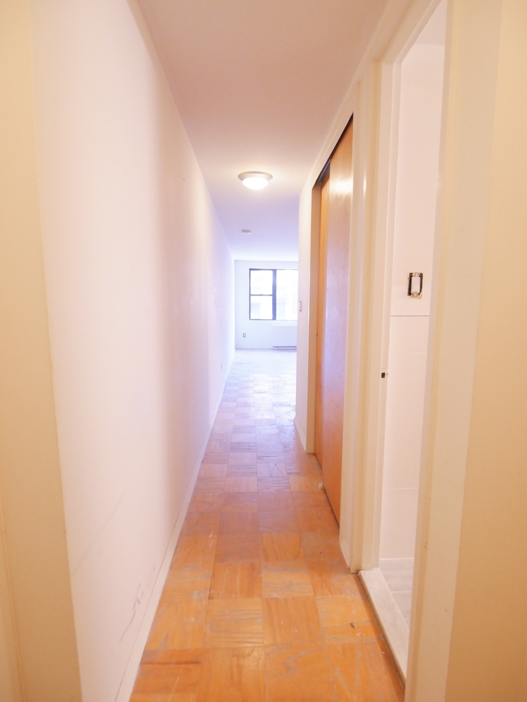 320 East 9th Street - Photo 2