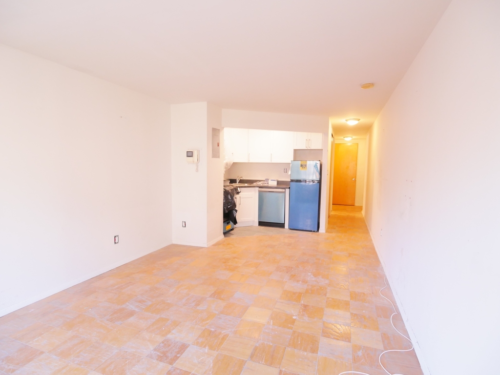 320 East 9th Street - Photo 4