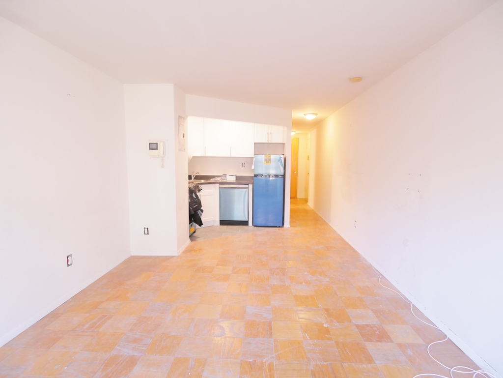 320 East 9th Street - Photo 3
