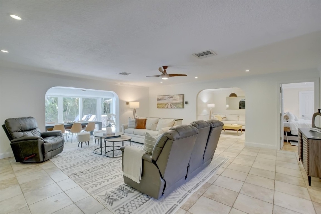 2600 N Riverside Drive - Photo 8