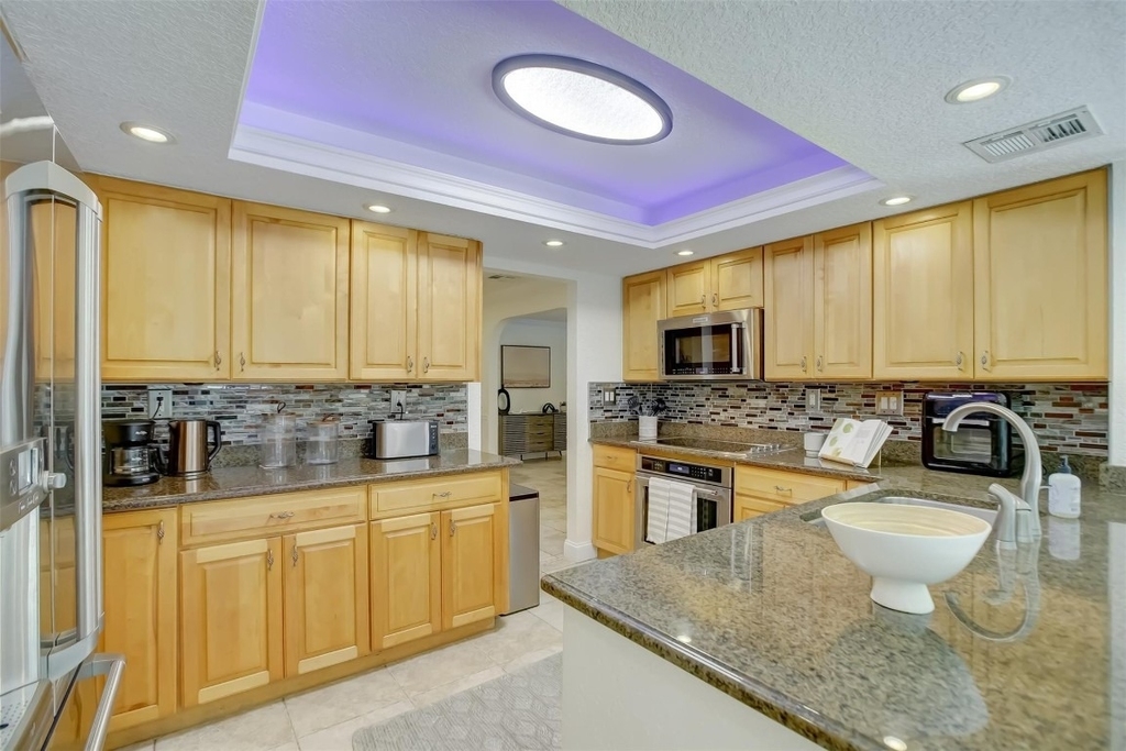 2600 N Riverside Drive - Photo 14