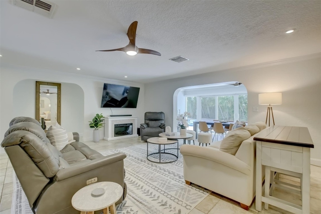 2600 N Riverside Drive - Photo 5