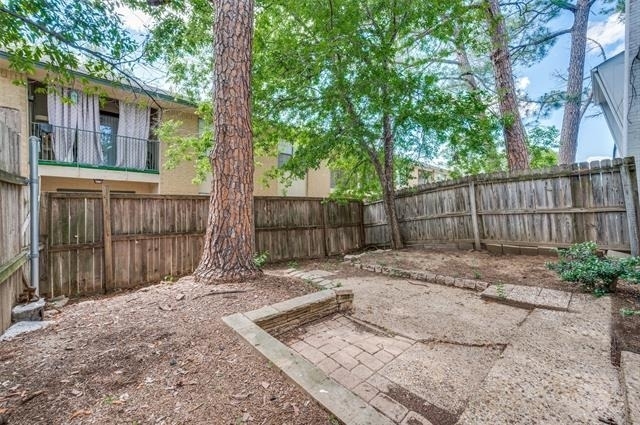 412 Hollyhill Lane - Photo 12