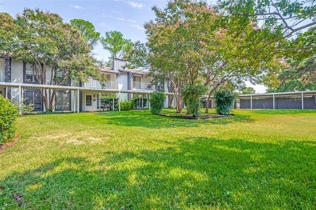 412 Hollyhill Lane - Photo 1