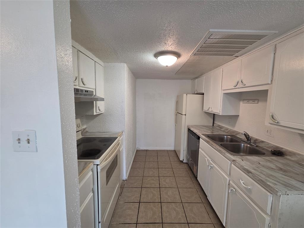 401 Se 12th Street - Photo 2