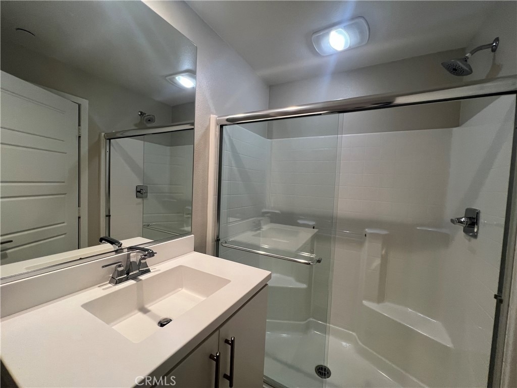 177 Magnet - Photo 26