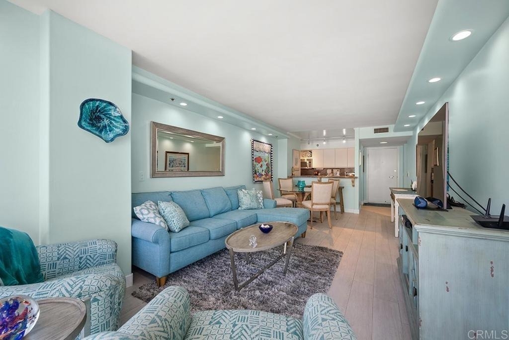 1810 Avenida Del Mundo - Photo 4