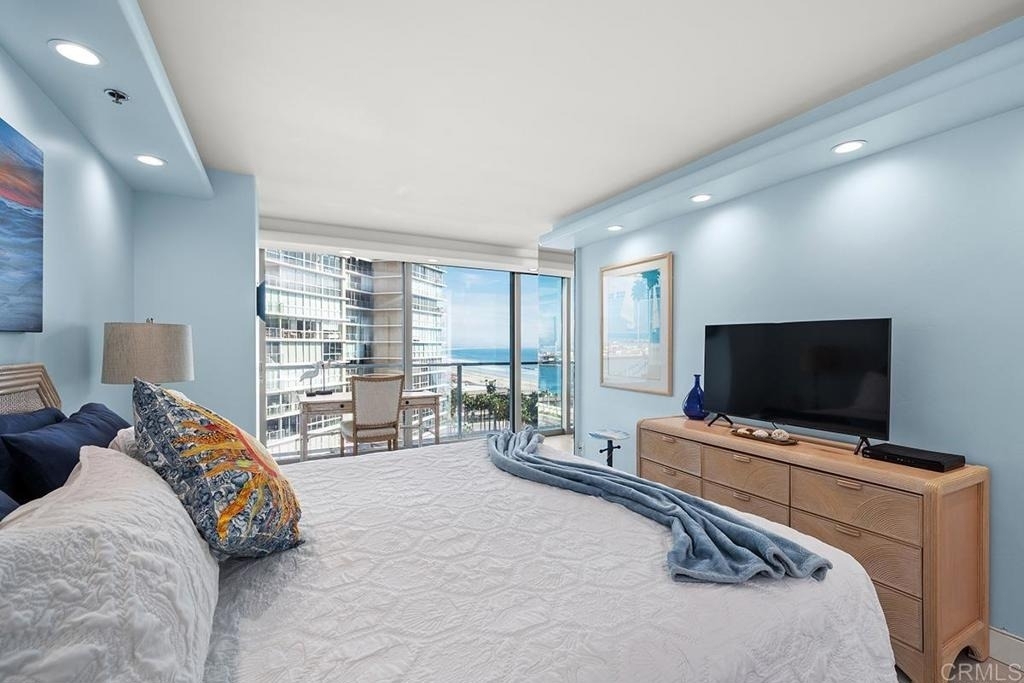 1810 Avenida Del Mundo - Photo 36