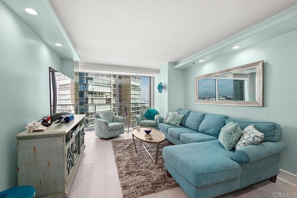 1810 Avenida Del Mundo - Photo 3