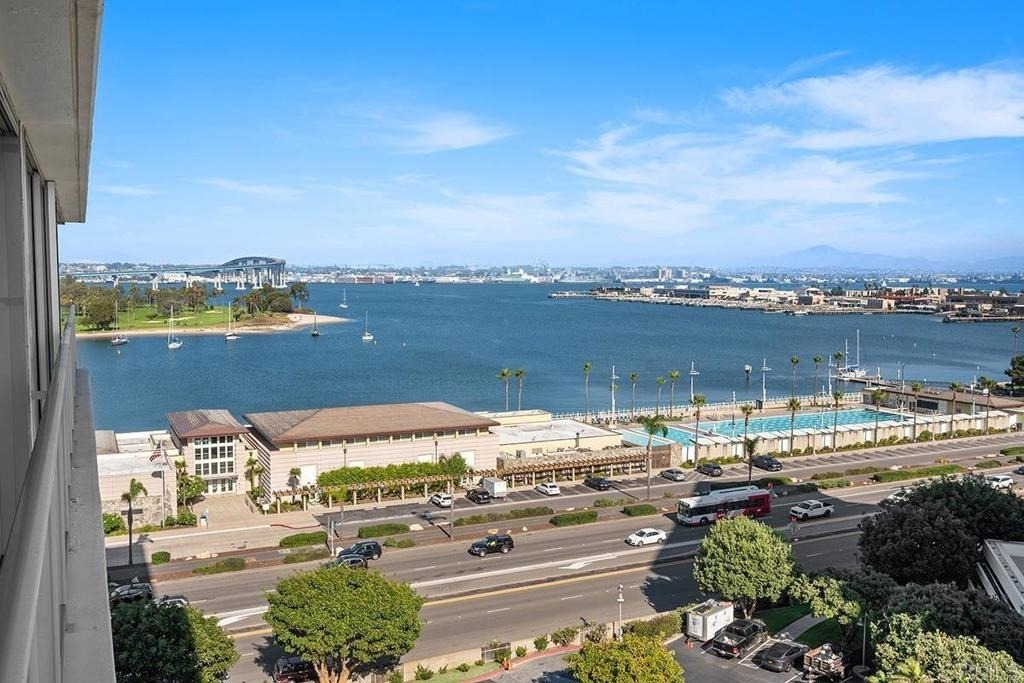 1810 Avenida Del Mundo - Photo 9