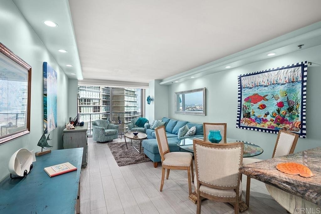 1810 Avenida Del Mundo - Photo 2